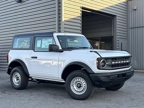 New 2025 Ford Bronco 2-Door image 7