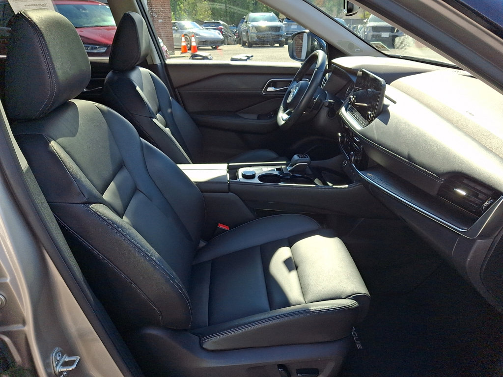 Used 2021 Nissan Rogue SL w/ Premium Package AWD/4WD image 11