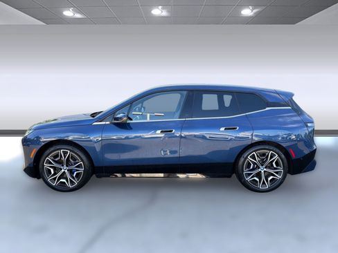 Certified 2023 BMW iX xDrive50 w/ Premium Package AWD/4WD image 2