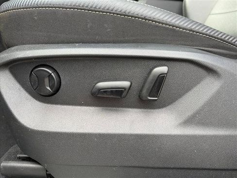 Used 2021 Volkswagen Atlas Cross Sport SE w/ Panoramic Sunroof Package image 11