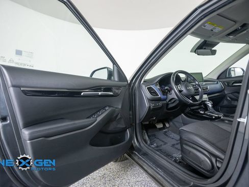Used 2023 Kia Seltos S w/ Navigation Package AWD/4WD image 9