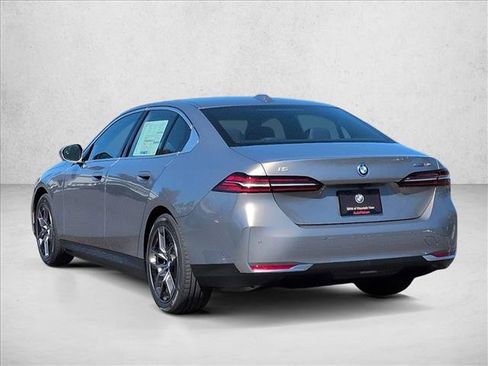 New 2026 BMW i5 eDrive40 image 9