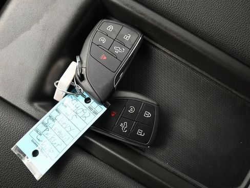 Used 2025 Chevrolet Silverado 1500 LT image 11