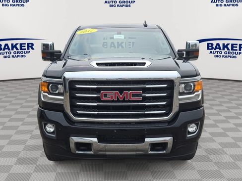Used 2017 GMC Sierra 2500 SLT w/ All-Terrain HD Package AWD/4WD image 8