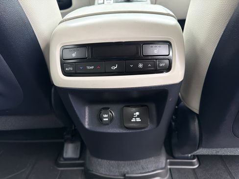 Used 2022 Hyundai Palisade SEL w/ Premium Package image 11