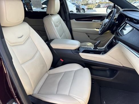 Used 2017 Cadillac XT5 Premium Luxury image 30