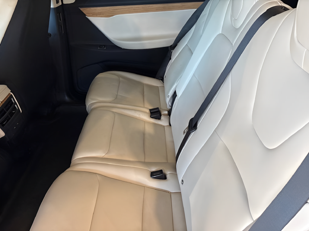 Used 2018 Tesla Model X 75D AWD/4WD image 7