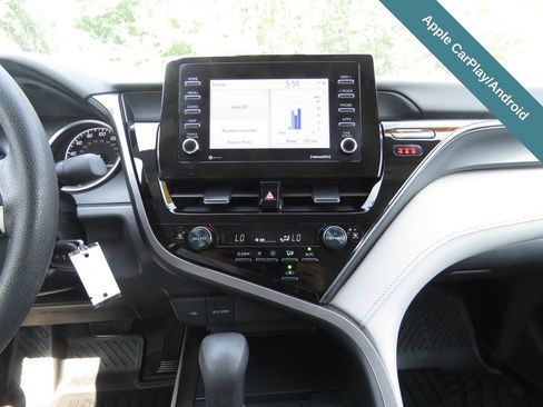 Used 2024 Toyota Camry LE AWD/4WD image 25