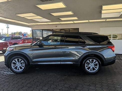 Used 2020 Ford Explorer XLT w/ Equipment Group 202A image 11