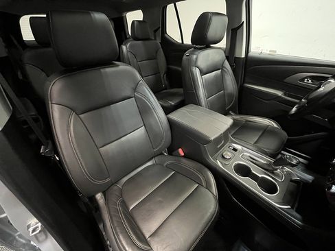 Used 2019 Chevrolet Traverse RS w/ LPO, Floor Liner Package image 12