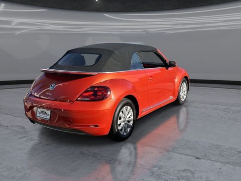 Used 2017 Volkswagen Beetle 1.8T S FWD image 4