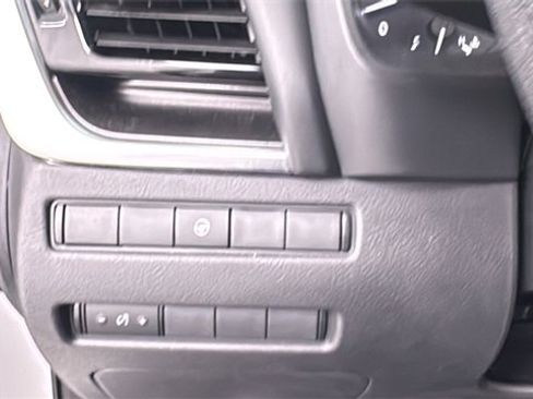 Certified 2022 Nissan Rogue SV image 32