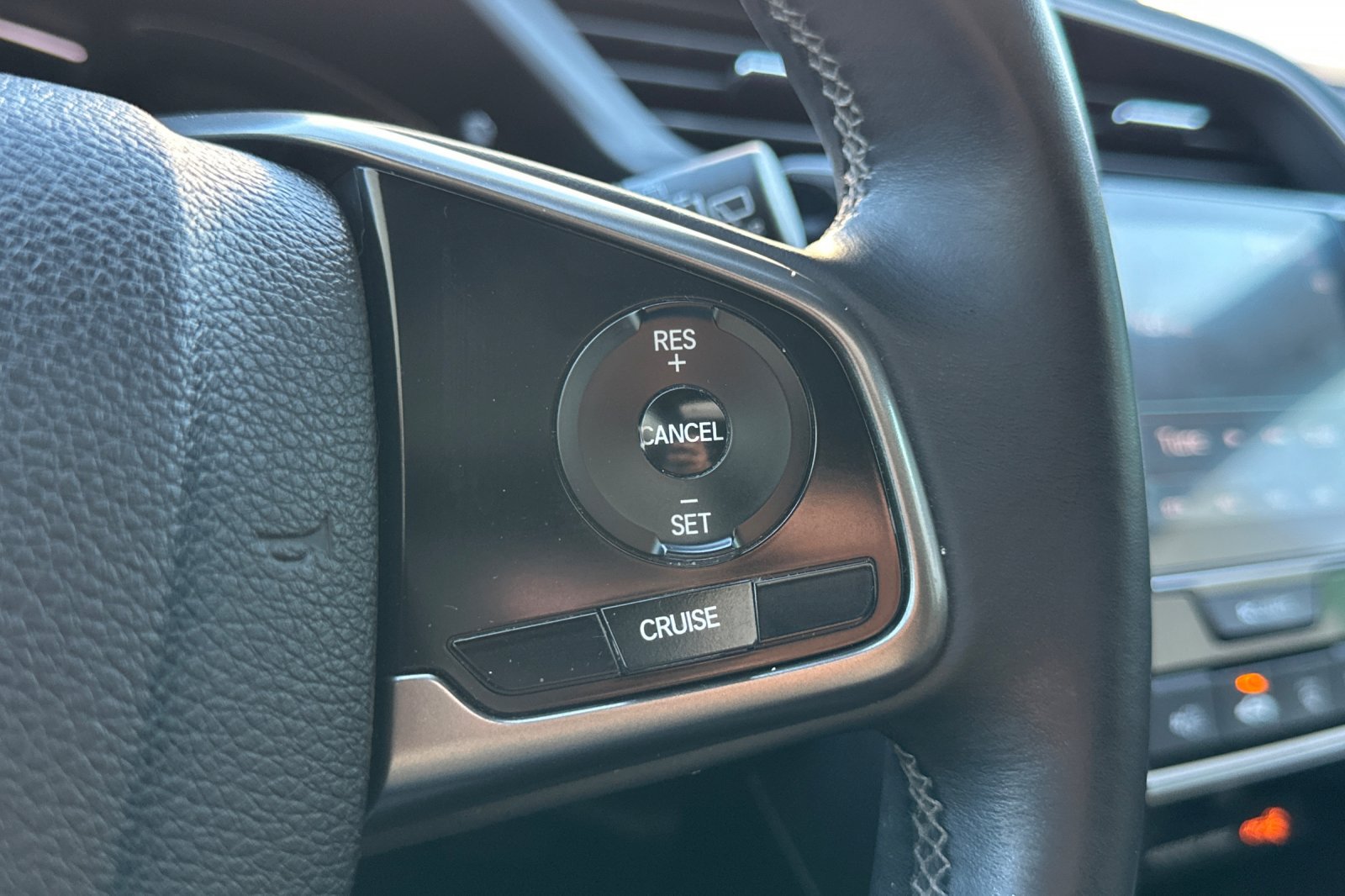 Used 2017 Honda Civic EX-L image 34