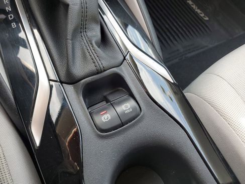 Certified 2021 Toyota Corolla LE FWD image 28
