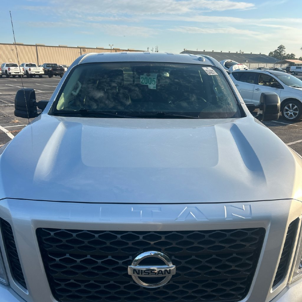 Used 2019 Nissan Titan PRO-4X AWD/4WD image 3