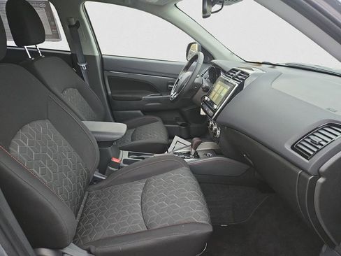 Used 2025 Mitsubishi Outlander Sport image 17