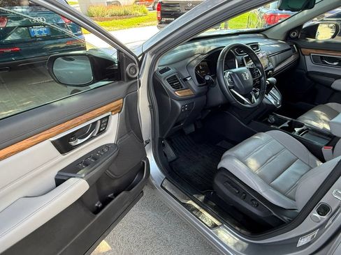 Used 2018 Honda CR-V Touring image 12