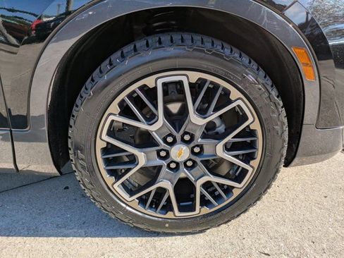 Used 2023 Chevrolet Blazer Premier w/ Driver Confidence II Package image 11