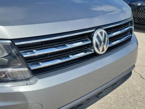 Used 2021 Volkswagen Tiguan S image 7