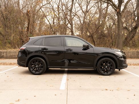 Certified 2024 Honda HR-V Sport image 10