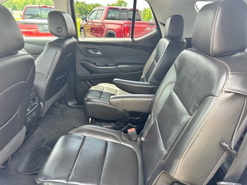 Used 2020 Chevrolet Traverse LT w/ LT Premium Package FWD image 13