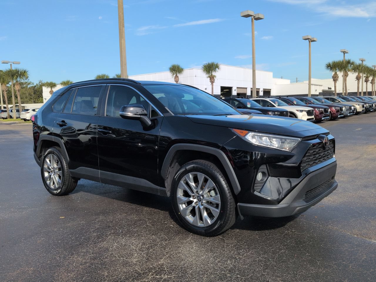 Used 2021 Toyota RAV4 XLE Premium FWD image 2