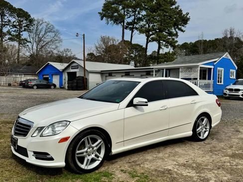 Used 2013 Mercedes-Benz E 350 4MATIC Sedan w/ Premium 1 Pkg image 4