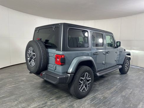 Used 2024 Jeep Wrangler Sahara image 6