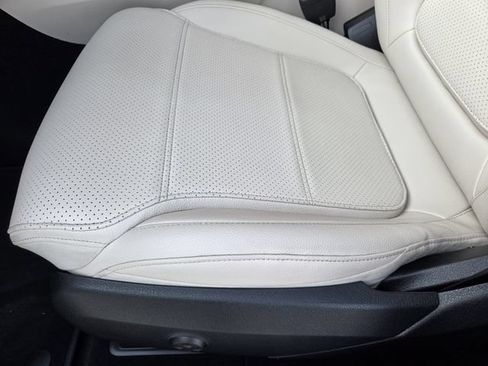 Used 2025 Mercedes-Benz GLC 300 image 21