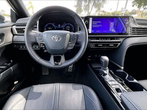 Used 2025 Toyota Camry XSE image 5
