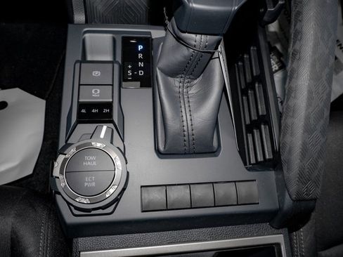 Used 2025 Toyota Tacoma SR5 image 17