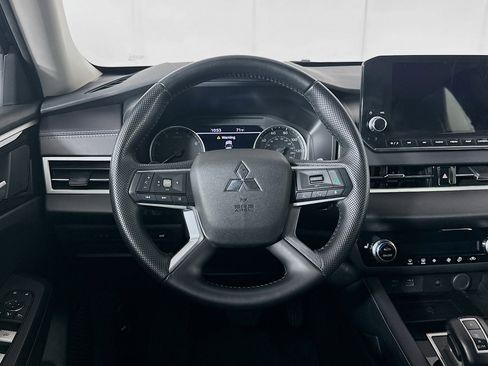 Used 2024 Mitsubishi Outlander SE FWD image 18