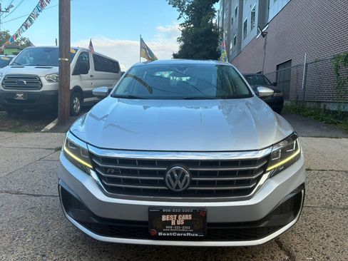 Used 2020 Volkswagen Passat 2.0T R-Line FWD image 2