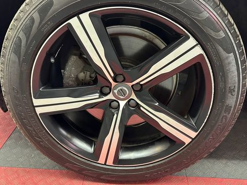 Used 2016 Volvo XC90 T5 R-Design FWD image 37