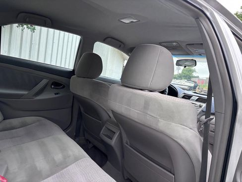 Used 2011 Toyota Camry LE FWD image 21