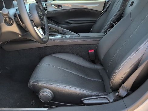 Used 2025 MAZDA MX-5 Miata RF Grand Touring image 10