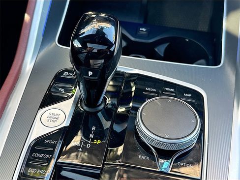 Used 2022 BMW X6 xDrive40i w/ M Sport Package image 17