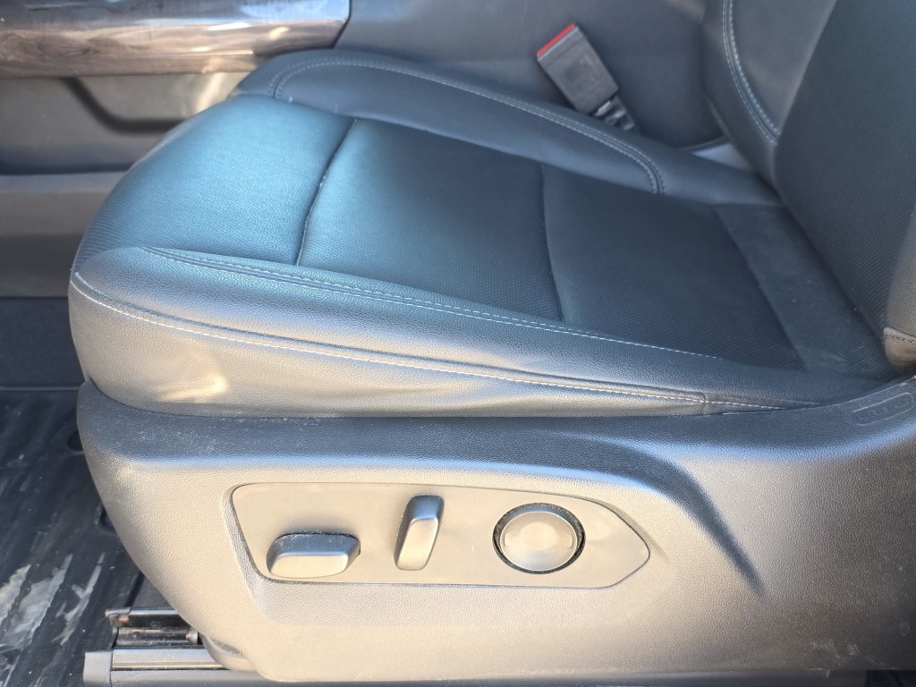 Used 2023 Chevrolet Silverado 1500 LTZ AWD/4WD image 36