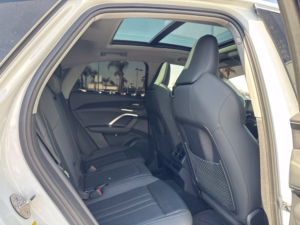 Used 2025 Audi Q5 Premium Plus w/ Premium Plus AWD/4WD image 12
