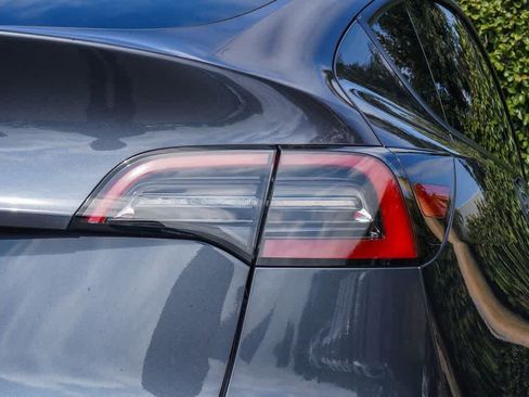 Used 2023 Tesla Model Y 2WD image 8