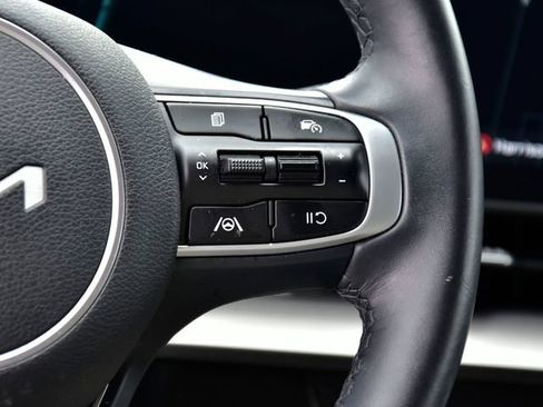 Certified 2025 Kia Sportage EX FWD image 18