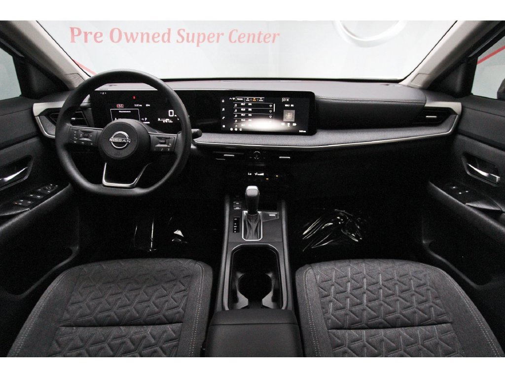 Used 2026 Nissan Kicks SV w/ SV Premium Package FWD image 9