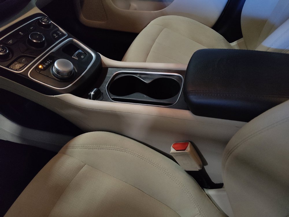 Used 2016 Chrysler 200 Limited FWD image 26
