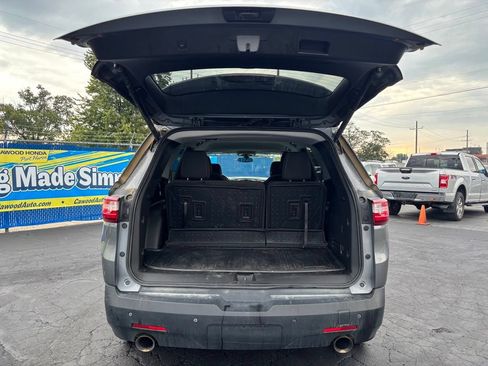Used 2020 Chevrolet Traverse LT FWD image 4