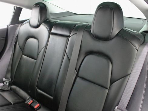 Used 2021 Tesla Model 3 Performance image 38