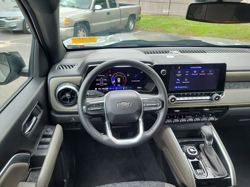Certified 2024 Chevrolet Colorado ZR2 w/ Technology Package AWD/4WD image 14