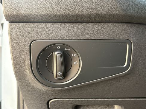 Used 2018 Volkswagen Tiguan S FWD image 12