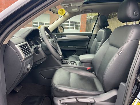 Used 2018 Volkswagen Atlas Launch Edition image 11