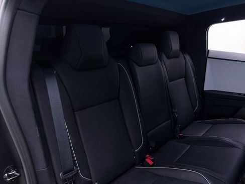 Used 2024 Tesla Cybertruck AWD Crew Cab image 31