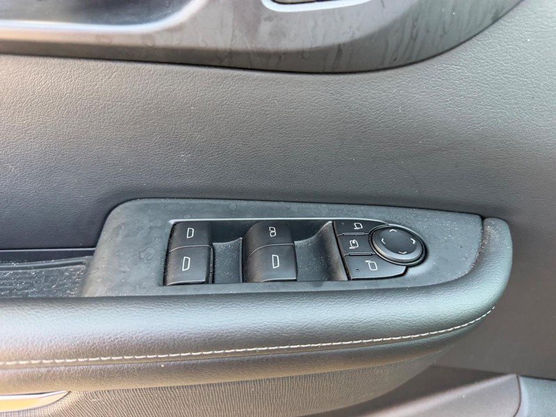 Used 2025 Buick Enclave Preferred AWD/4WD image 19